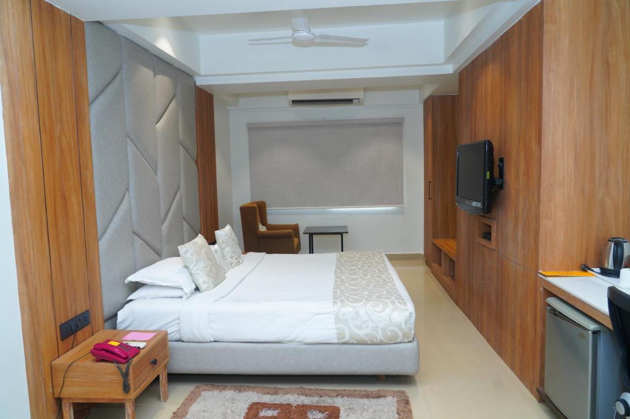 Hotel Kinara Grand Hyderabad Exterior foto